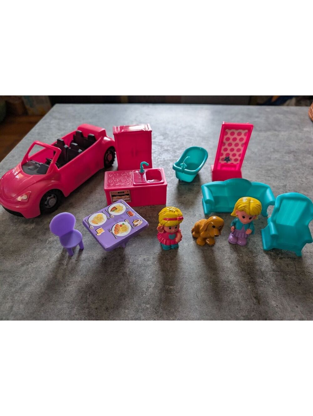 Keenway Kid Connection Dollhouse Play Set 3 Figures Car Sofa Chair Table Etc